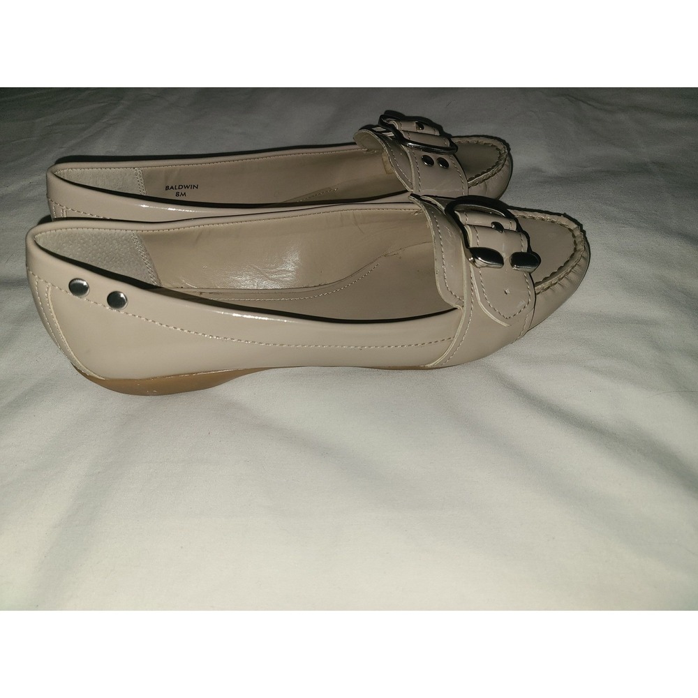 Ellen Tracy Baldwin Desert Sand Patent Leather Buckle Loafers Flats Beige 8M